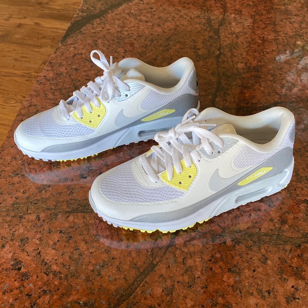 NEW Nike Men's Air Max 90 Spikeless Golf Shoes White Platinum Size 9 CU9978-102